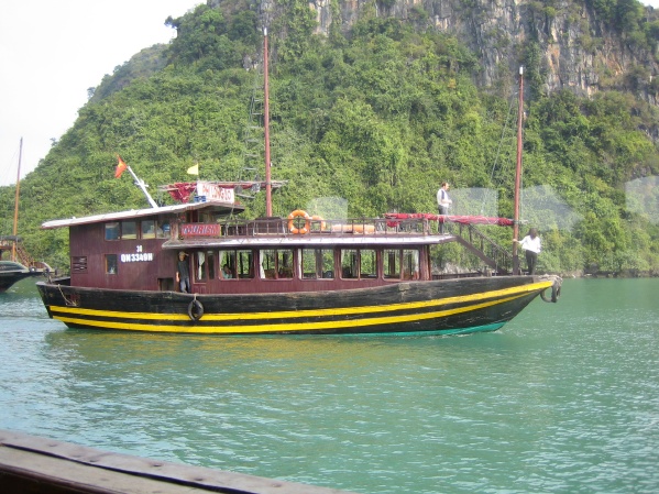 Halong Bay Vietnam - Boat Cruise